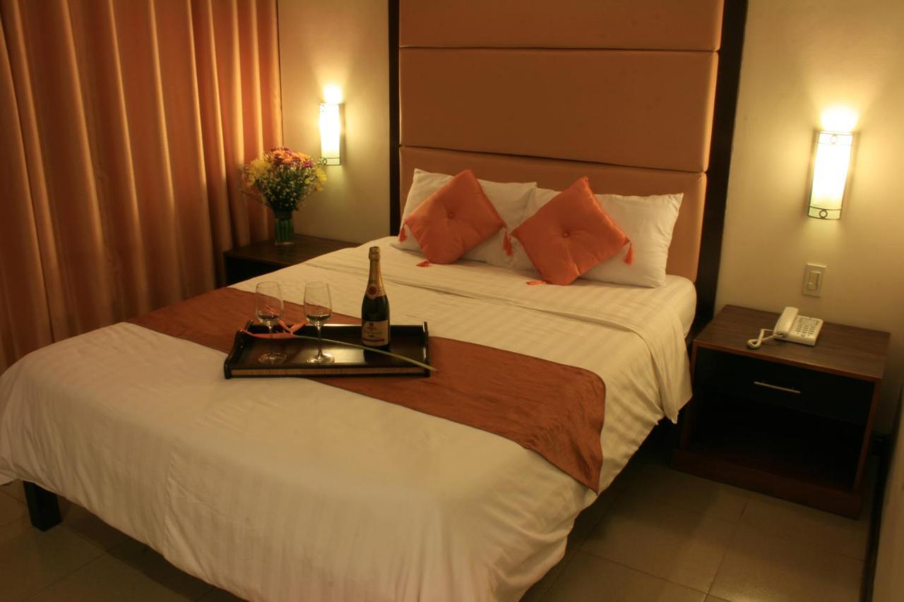 O Hotel Баколод Экстерьер фото